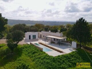 foto immobile Villa di Lusso con Piscina + 2 Dependance a Ostuni n. 7