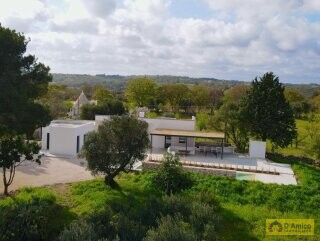 foto immobile Villa di Lusso con Piscina + 2 Dependance a Ostuni n. 8