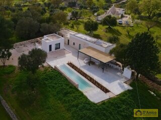 foto immobile Villa di Lusso con Piscina + 2 Dependance a Ostuni n. 9