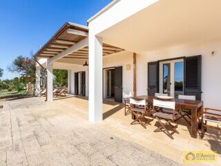 foto immobile Villa Panoramica, con pajara e vista mare, a Pescoluse n. 20