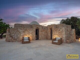 foto immobile Elegante Villa con Piscina e Dependance in Trulli a Ostuni n. 24