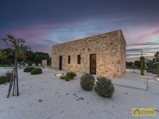 foto immobile Elegante Villa con Piscina e Dependance in Trulli a Ostuni n. 26