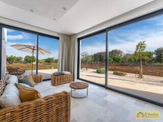 foto immobile Elegante Villa con Piscina e Dependance in Trulli a Ostuni n. 8