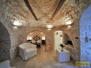 foto immobile Borgo di Trulli Autentico, con piscina, ad Ostuni n. 20