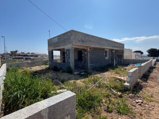 Villetta a 800 metri dal mare con vista mare ed ampio giardino