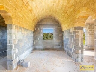 foto immobile Caratteristica villa a rustico con piscina, vista mare,  in vendita a Torre Vado n. 18