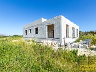 foto immobile Caratteristica villa a rustico con piscina, vista mare,  in vendita a Torre Vado n. 6