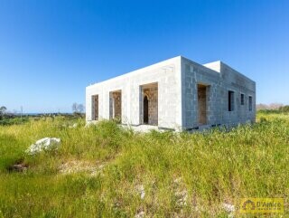 foto immobile Caratteristica villa a rustico con piscina, vista mare,  in vendita a Torre Vado n. 7