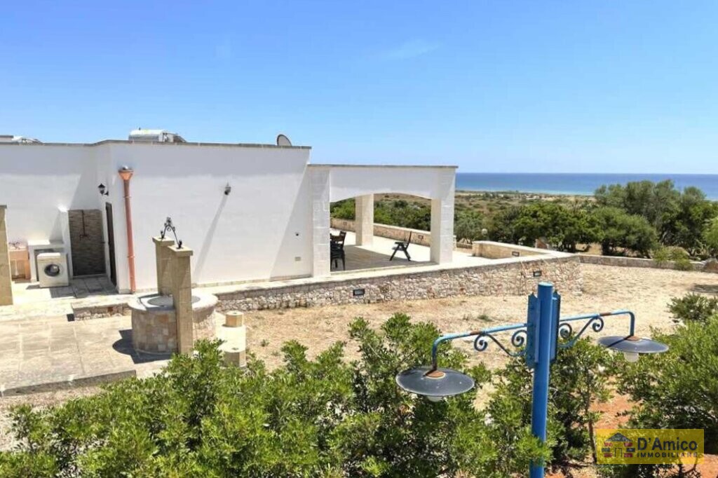 foto immobile Villa con Vista mare mozzafiato sulle spiagge di Pescoluse, nel Salento n. 9