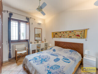 foto immobile Raffinata Villa Vista Mare con Dependance e Giardino Mediterraneo n. 24