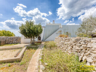 foto immobile Raffinata Villa Vista Mare con Dependance e Giardino Mediterraneo n. 36