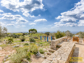 foto immobile Raffinata Villa Vista Mare con Dependance e Giardino Mediterraneo n. 5