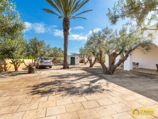 foto immobile Raffinata Villa a 250 metri dal mare, nei pressi di Gallipoli, in Salento n. 2