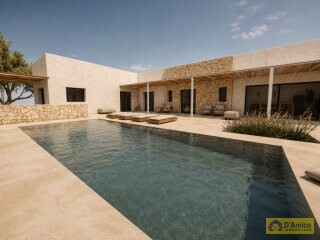 foto immobile Lussuosa Villa con Piscina, chiavi in mano, a Carovigno (BR) n. 3