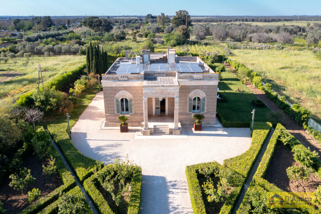foto immobile Meaestosa Villa con Piscina e Pool House nel cuore della Puglia n. 9