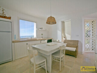 foto immobile Splendida Villa Vista Mare, con Piscina e volte tipiche, a Torre Vado n. 14