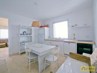foto immobile Splendida Villa Vista Mare, con Piscina e volte tipiche, a Torre Vado n. 15