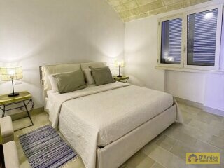 foto immobile Splendida Villa Vista Mare, con Piscina e volte tipiche, a Torre Vado n. 23