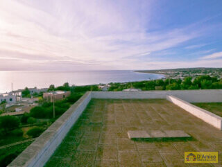 foto immobile Splendida Villa Vista Mare, con Piscina e volte tipiche, a Torre Vado n. 25