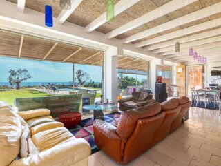 Splendida Villa con incantevole Vista Mare e Piscina, a Santa Maria di Leuca
