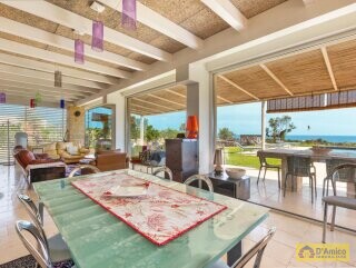 foto immobile Splendida Villa con incantevole Vista Mare e Piscina, a Santa Maria di Leuca n. 11