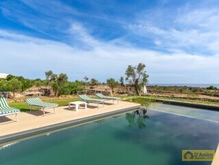 foto immobile Splendida Villa con incantevole Vista Mare e Piscina, a Santa Maria di Leuca n. 21