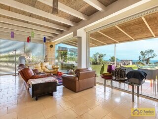 foto immobile Splendida Villa con incantevole Vista Mare e Piscina, a Santa Maria di Leuca n. 10