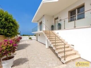 foto immobile Villa di Lusso con Piscina e Vista Mare a Santa Maria Di Leuca n. 9