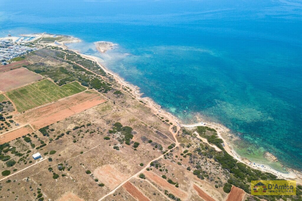 foto immobile Terreno di 680.000 mq Fronte Mare nel Salento n. 9